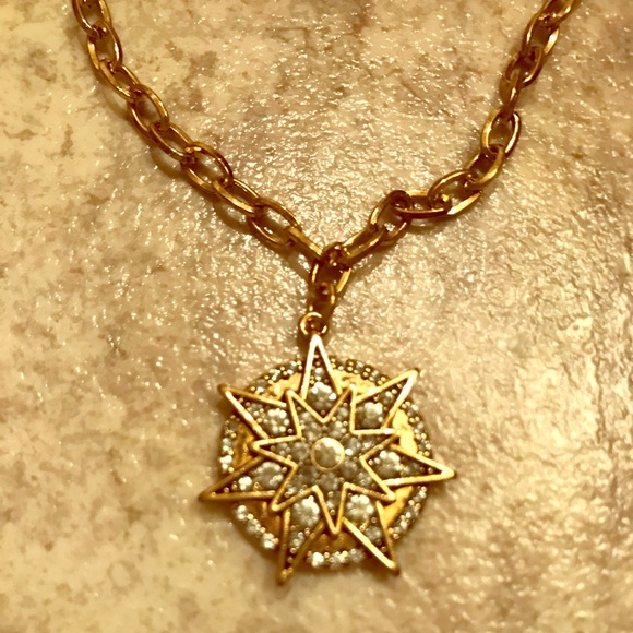 Gold necklace - Picture 1 of 2